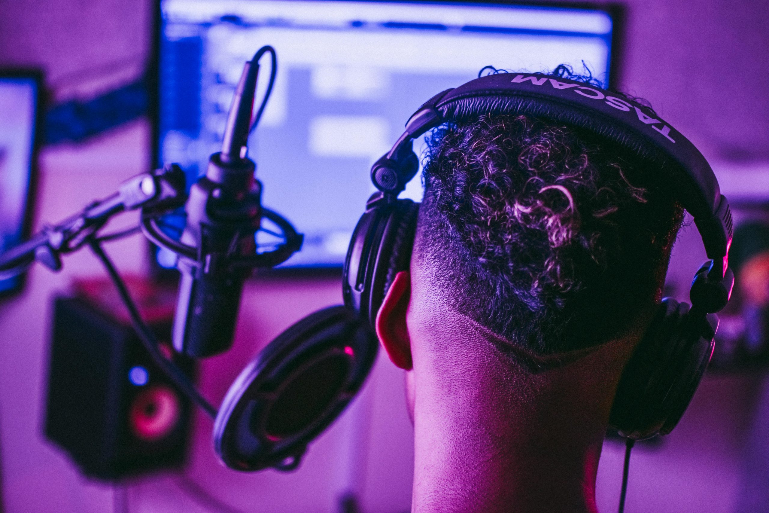 Featured image for Genre-Blending: The Future of Music as Artists Break Traditional Boundaries
